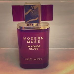 Estée Lauder Modern Muse perfume